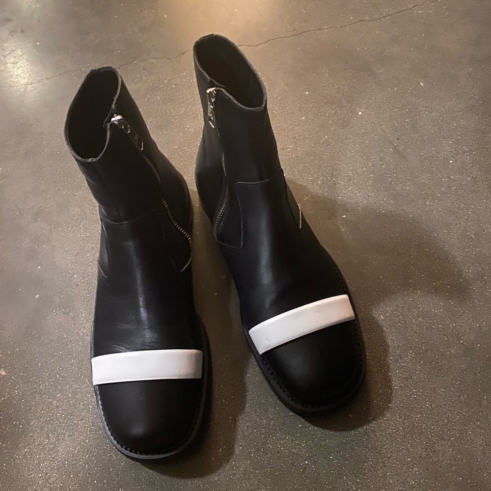 neilbarret leather shoes it is real